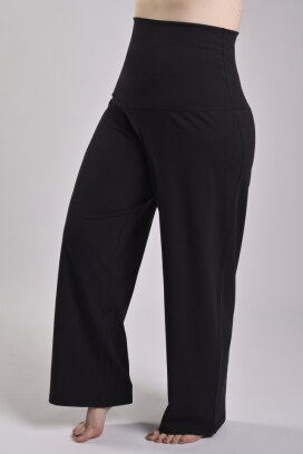 THE BLACK PANTS